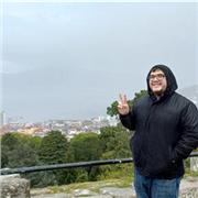 Profesor de portugués (nativo), inglés (hasta B2) y alemán (hasta B1) a distancia. Tengo experiencia en la enseñanza de idiomas (ELE incluido). Consulta condiciones y disponibilidad, sin compromiso